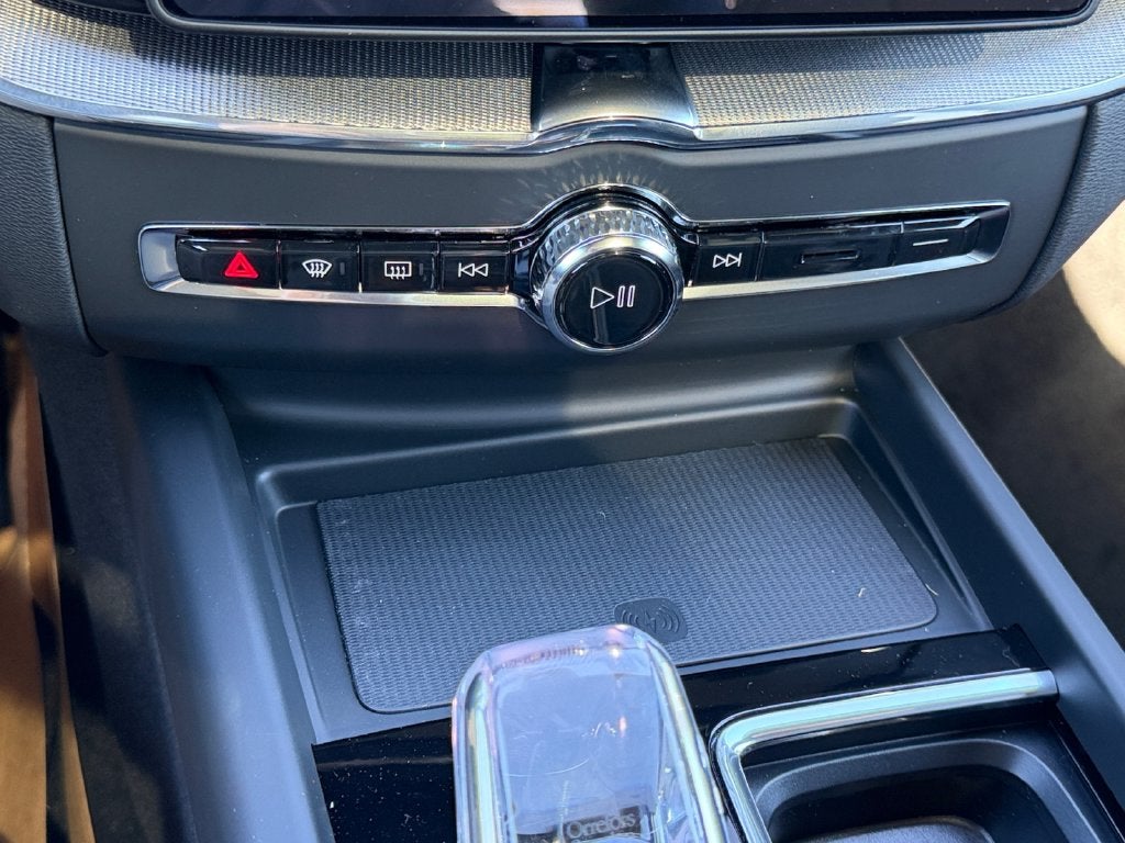 2027 Volvo XC60 Plug-In Hybrid T8 Ultra Black Edition