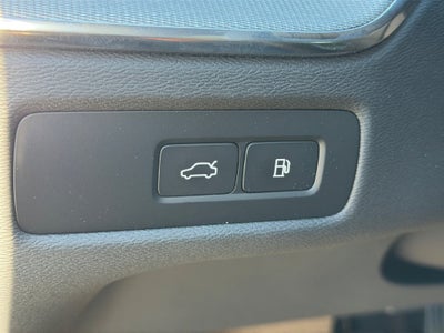 2027 Volvo XC60 Plug-In Hybrid T8 Ultra Black Edition