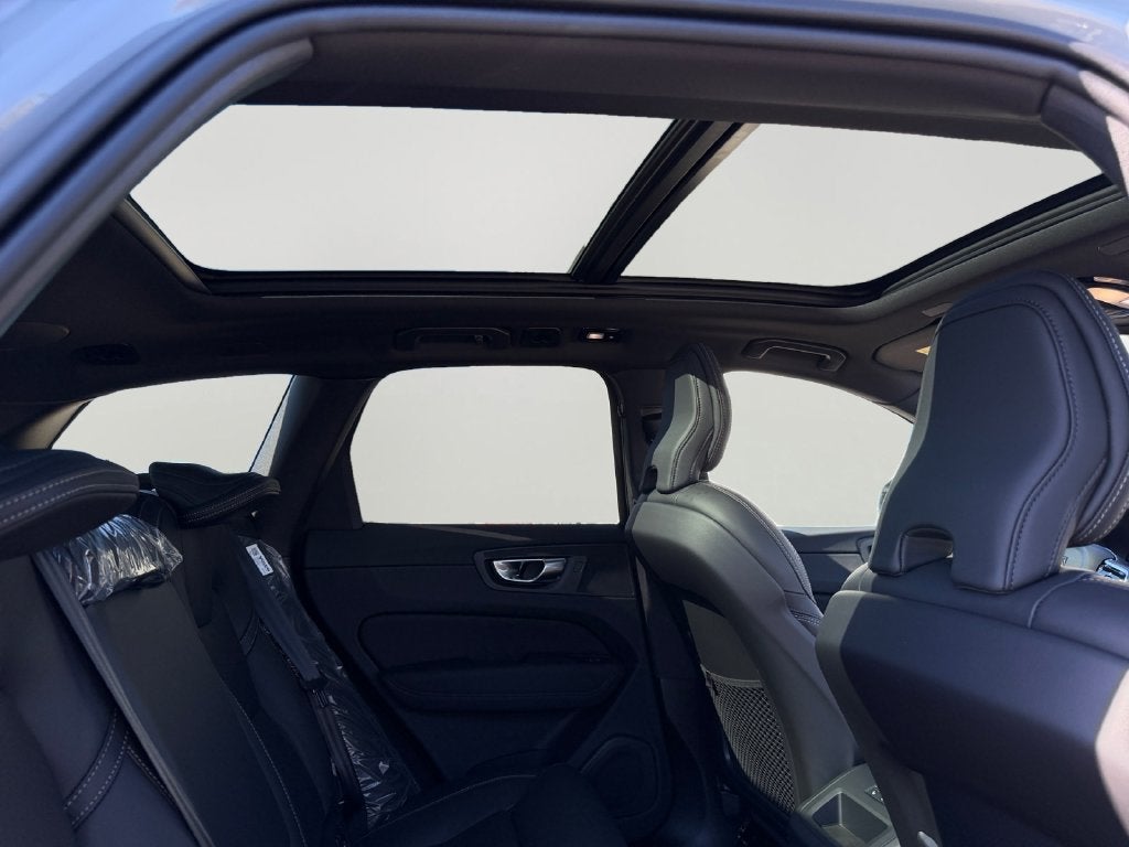 2027 Volvo XC60 Plug-In Hybrid T8 Ultra Black Edition