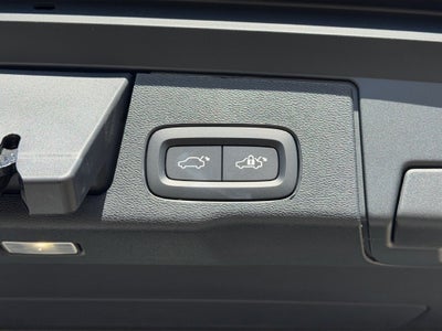 2027 Volvo XC60 Plug-In Hybrid T8 Ultra Black Edition