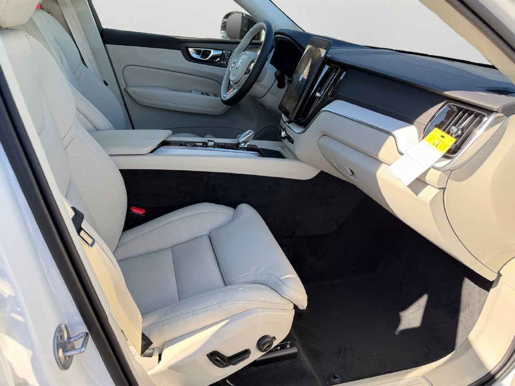 2027 Volvo XC60 Plug-In Hybrid T8 Ultra