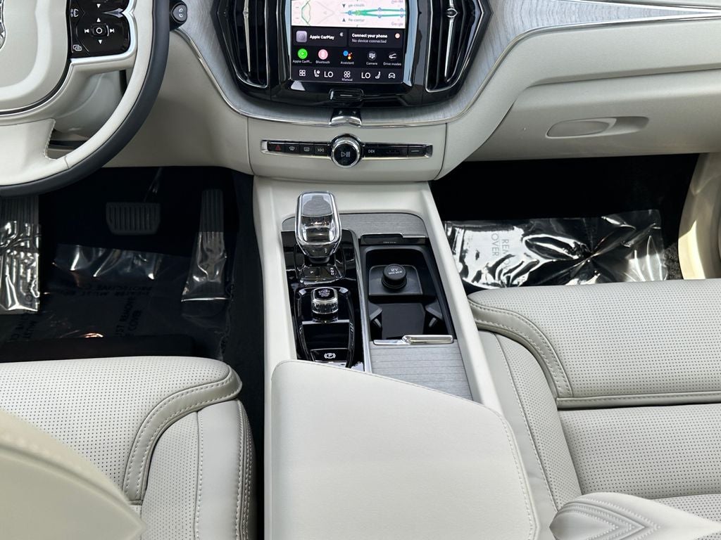 2024 Volvo XC60 B5 Ultimate Dark Theme