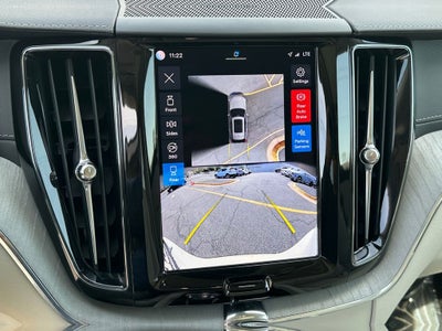 2024 Volvo XC60 B5 Ultimate Dark Theme