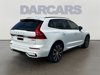 2024 Volvo XC60 B5 Ultimate Dark Theme