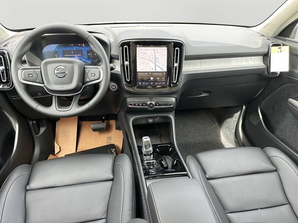 2026 Volvo XC40 B5 Plus