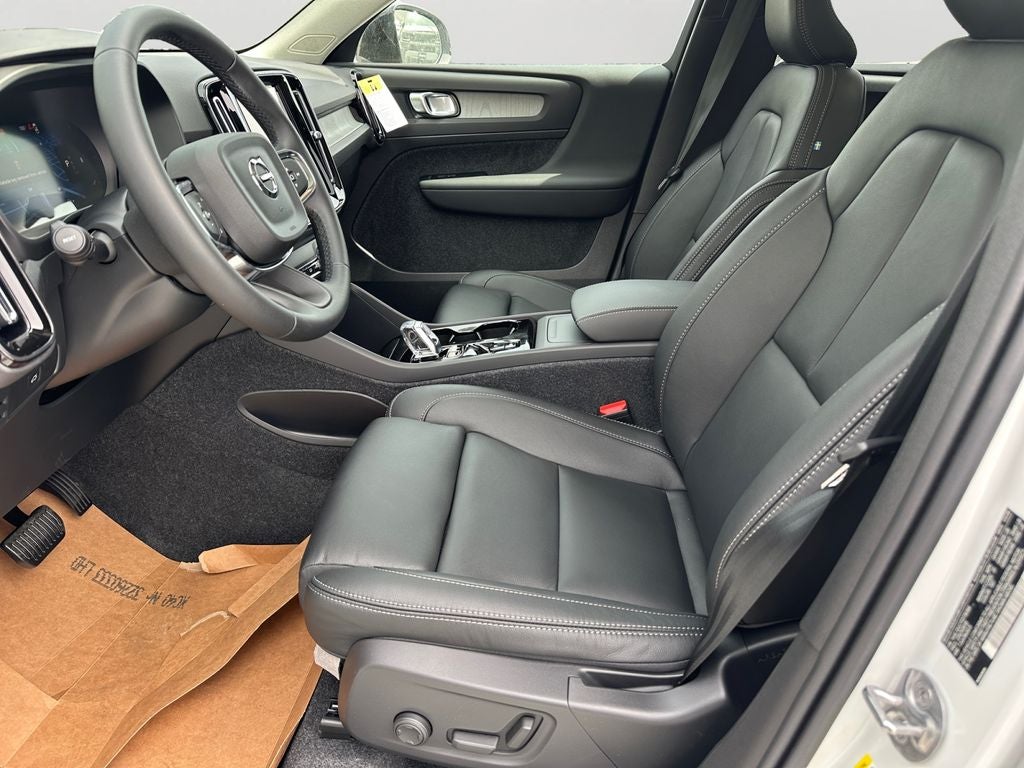 2026 Volvo XC40 B5 Plus