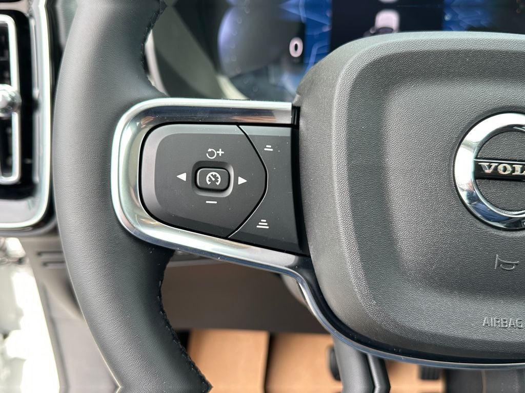 2026 Volvo XC40 B5 Plus