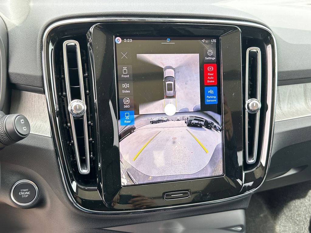2026 Volvo XC40 B5 Plus