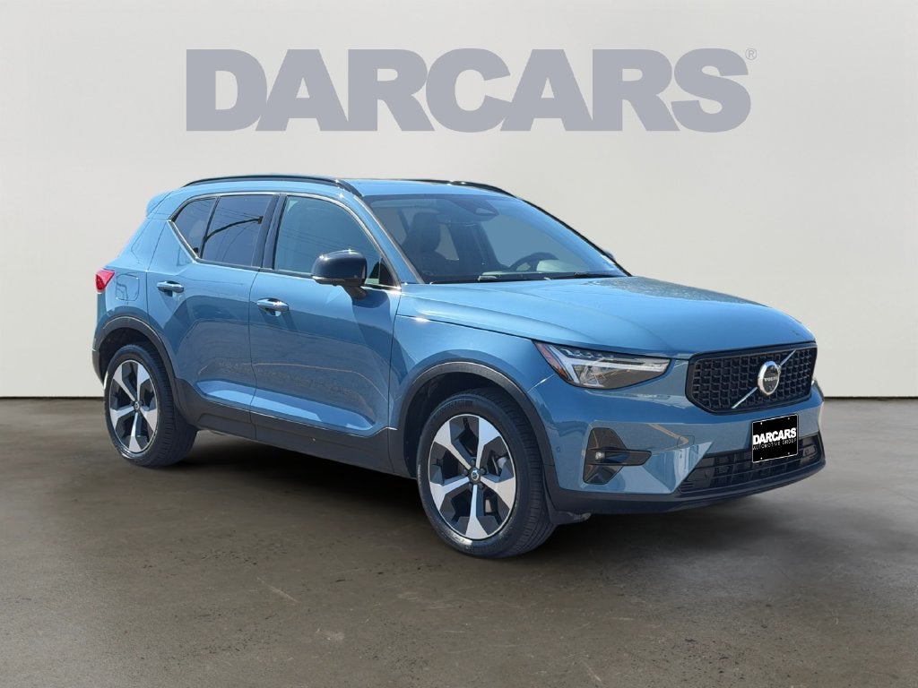 2025 Volvo XC40