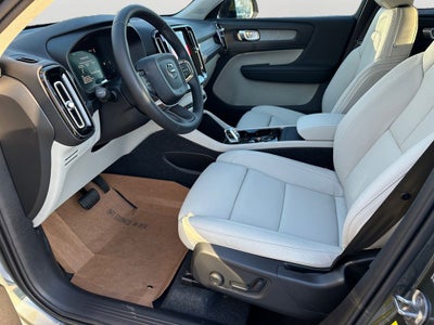 2026 Volvo XC40 B5 Plus