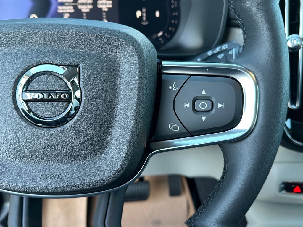 2026 Volvo XC40 B5 Plus