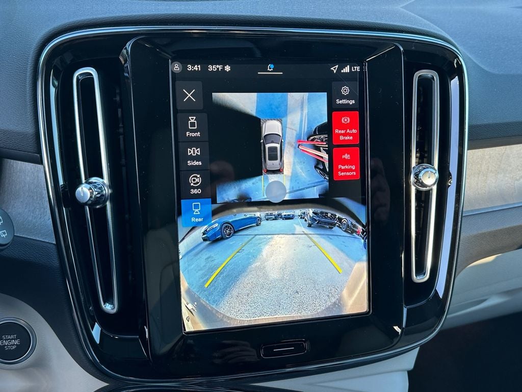 2026 Volvo XC40 B5 Plus