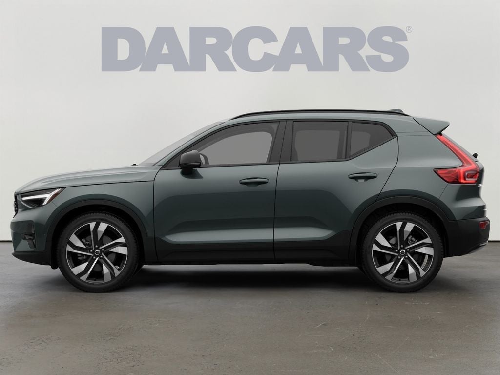 2026 Volvo XC40 B5 Plus