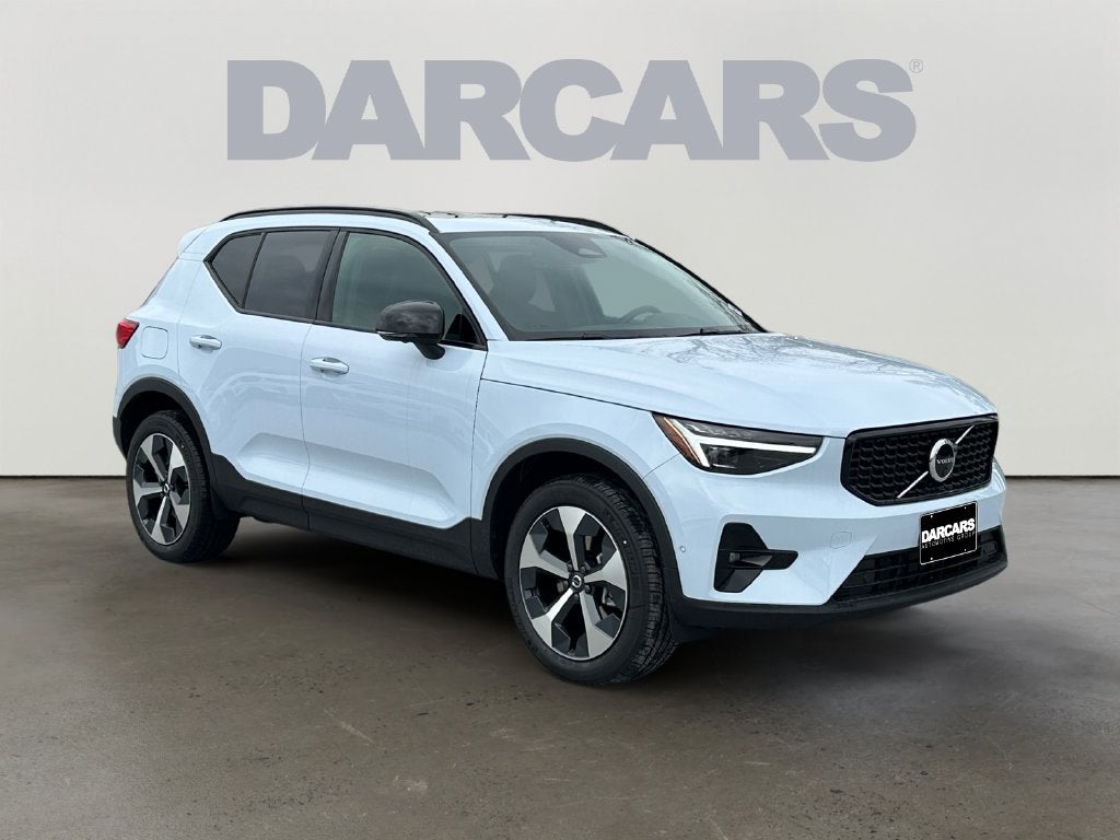 2026 Volvo XC40 B5 Plus
