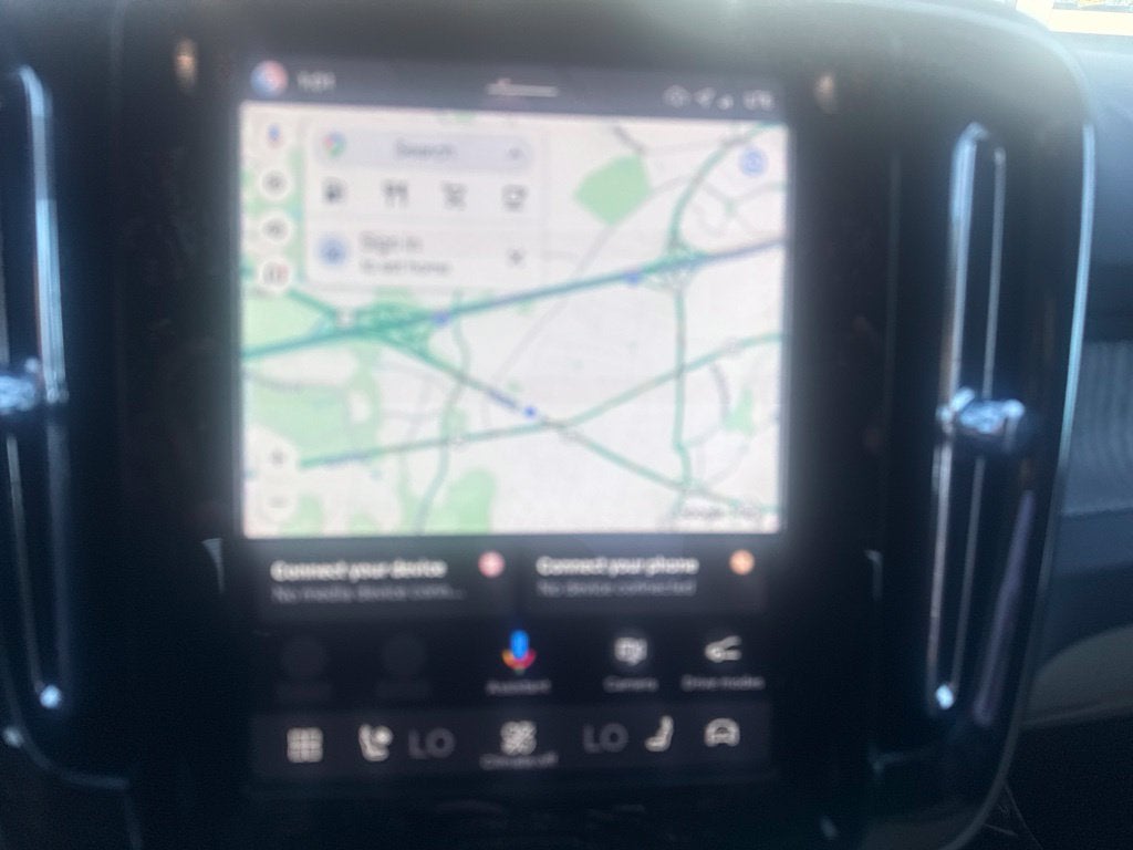 2025 Volvo XC40 B5 Plus Dark Theme