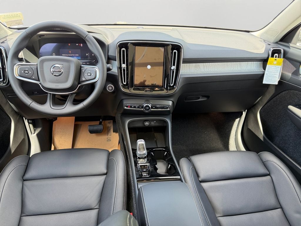 2026 Volvo XC40 B5 Plus