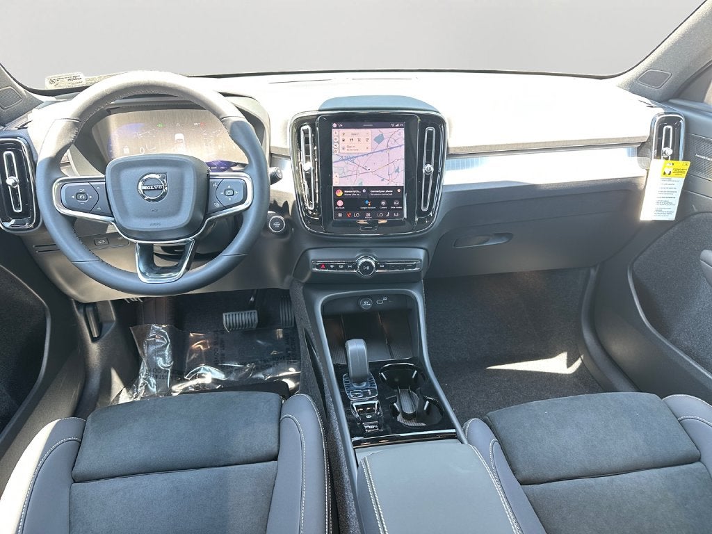 2026 Volvo XC40 B5 Ultra Black Edition