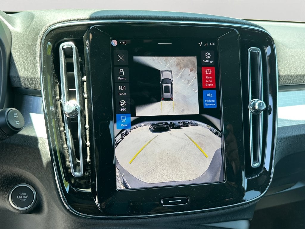 2026 Volvo XC40 B5 Ultra Black Edition
