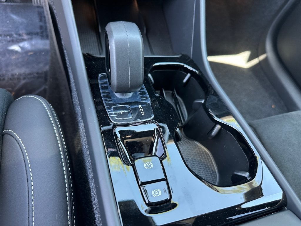2026 Volvo XC40 B5 Ultra Black Edition