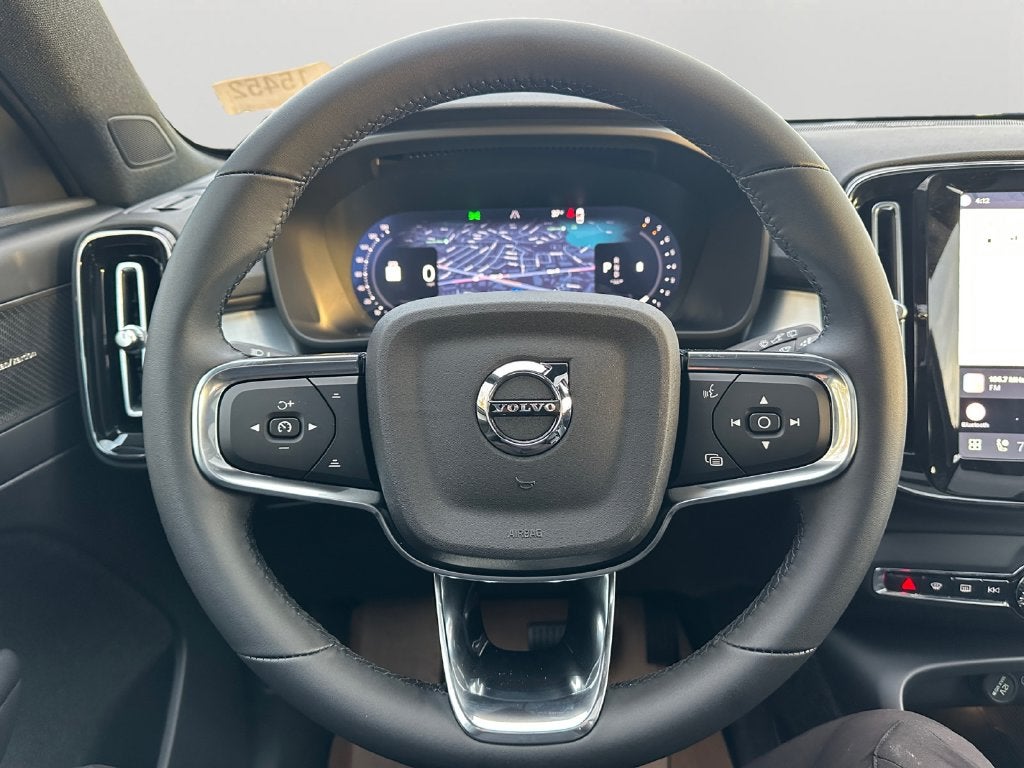 2026 Volvo XC40 B5 Ultra Black Edition