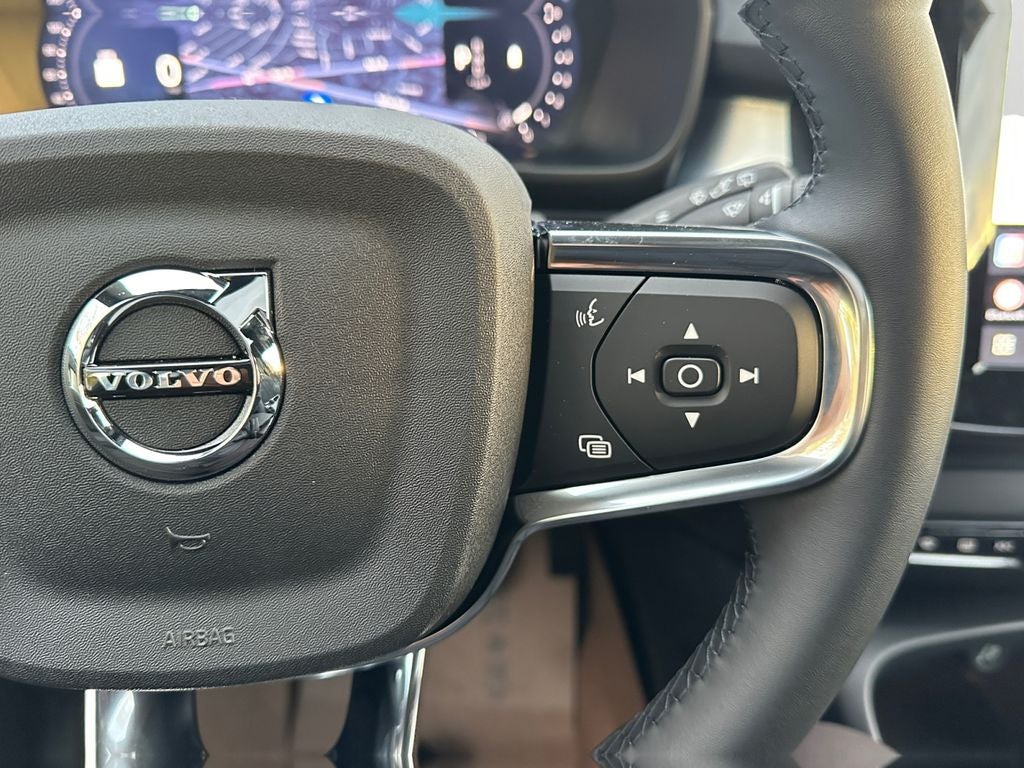 2026 Volvo XC40 B5 Ultra Black Edition