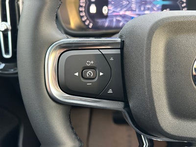 2026 Volvo XC40 B5 Ultra Black Edition