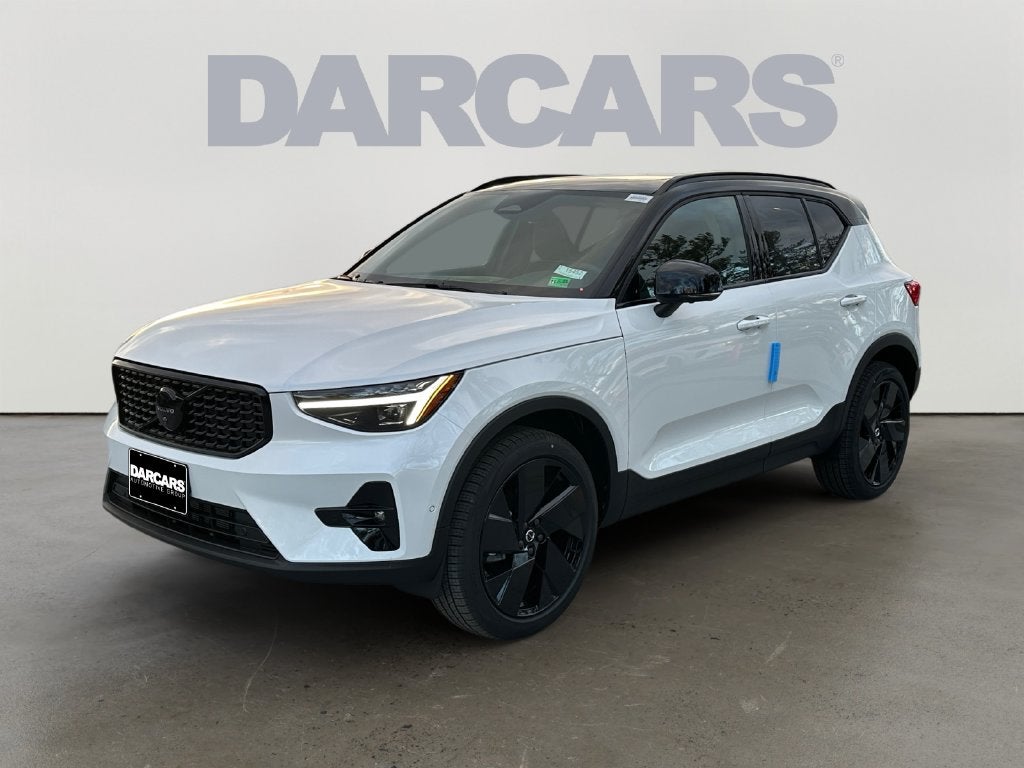 2026 Volvo XC40 B5 Ultra Black Edition