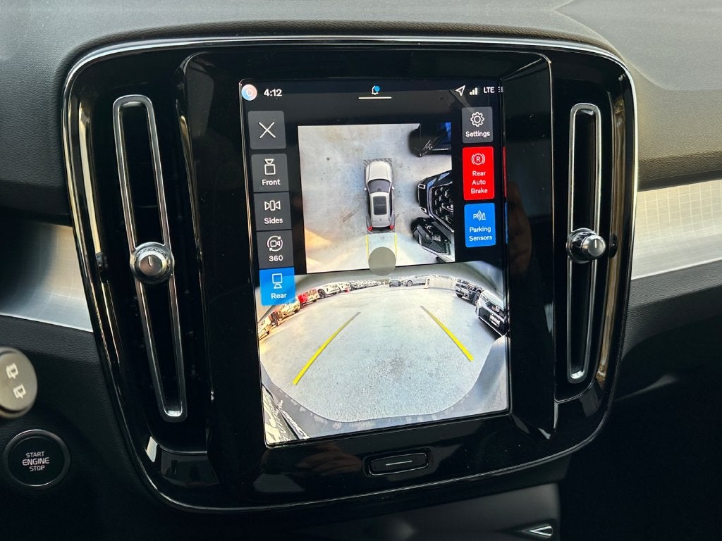 2026 Volvo XC40 B5 Ultra Black Edition