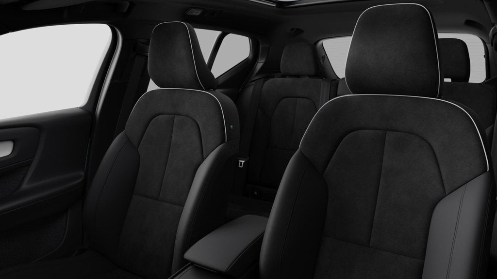 2026 Volvo XC40 B5 Ultra Black Edition