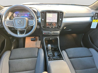2026 Volvo XC40 B5 Ultra Black Edition