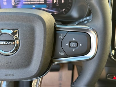 2026 Volvo XC40 B5 Ultra Black Edition