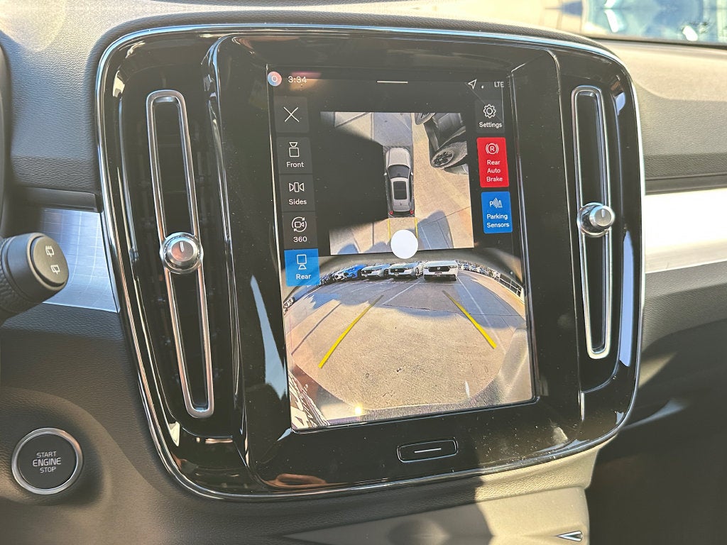 2026 Volvo XC40 B5 Ultra Black Edition