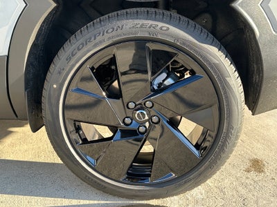 2026 Volvo XC40 B5 Ultra Black Edition
