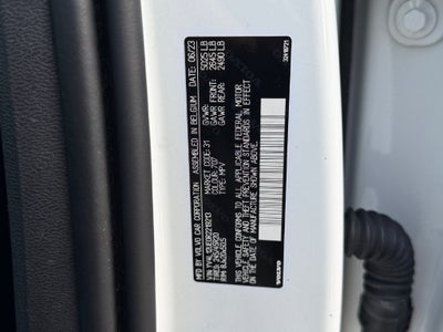 2024 Volvo XC40 B5 Plus Bright Theme