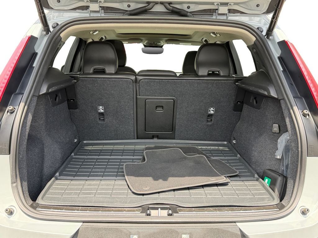 2025 Volvo XC40 B5 Plus Bright Theme Volvo Certified