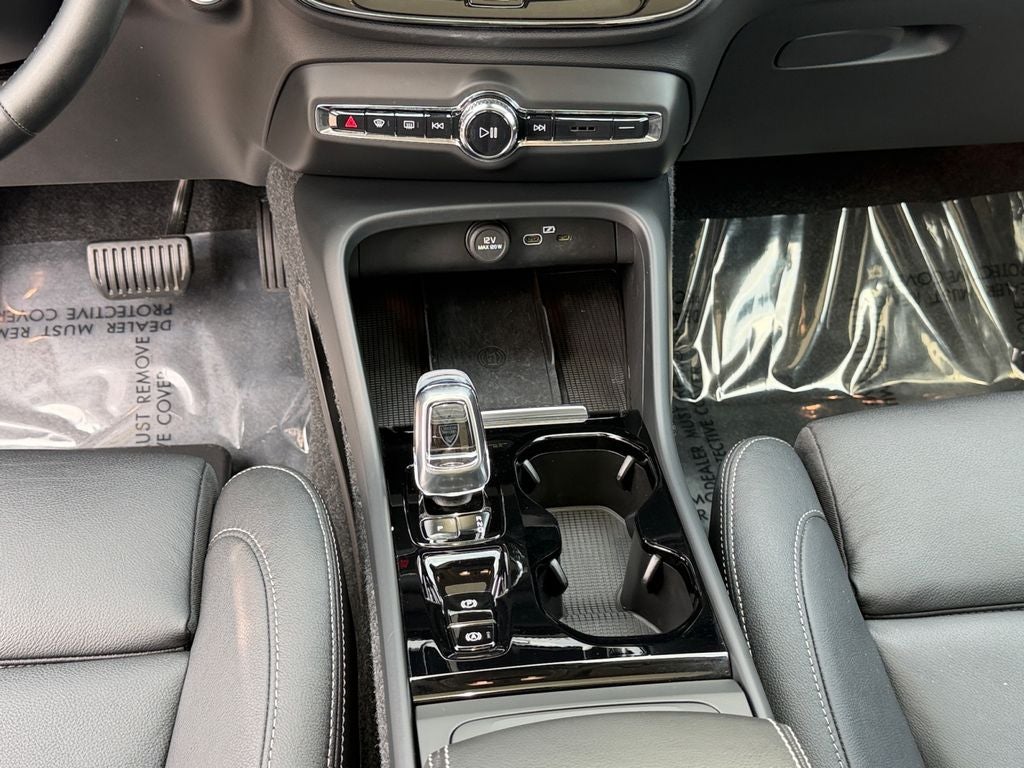 2025 Volvo XC40 B5 Plus Bright Theme Volvo Certified