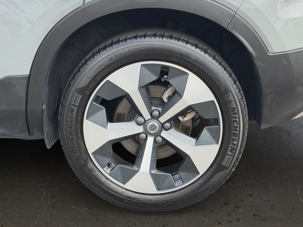 2025 Volvo XC40 B5 Plus Bright Theme Volvo Certified