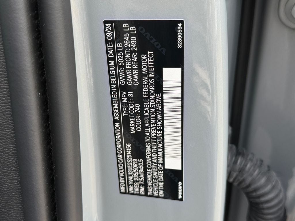 2025 Volvo XC40 B5 Plus Bright Theme Volvo Certified