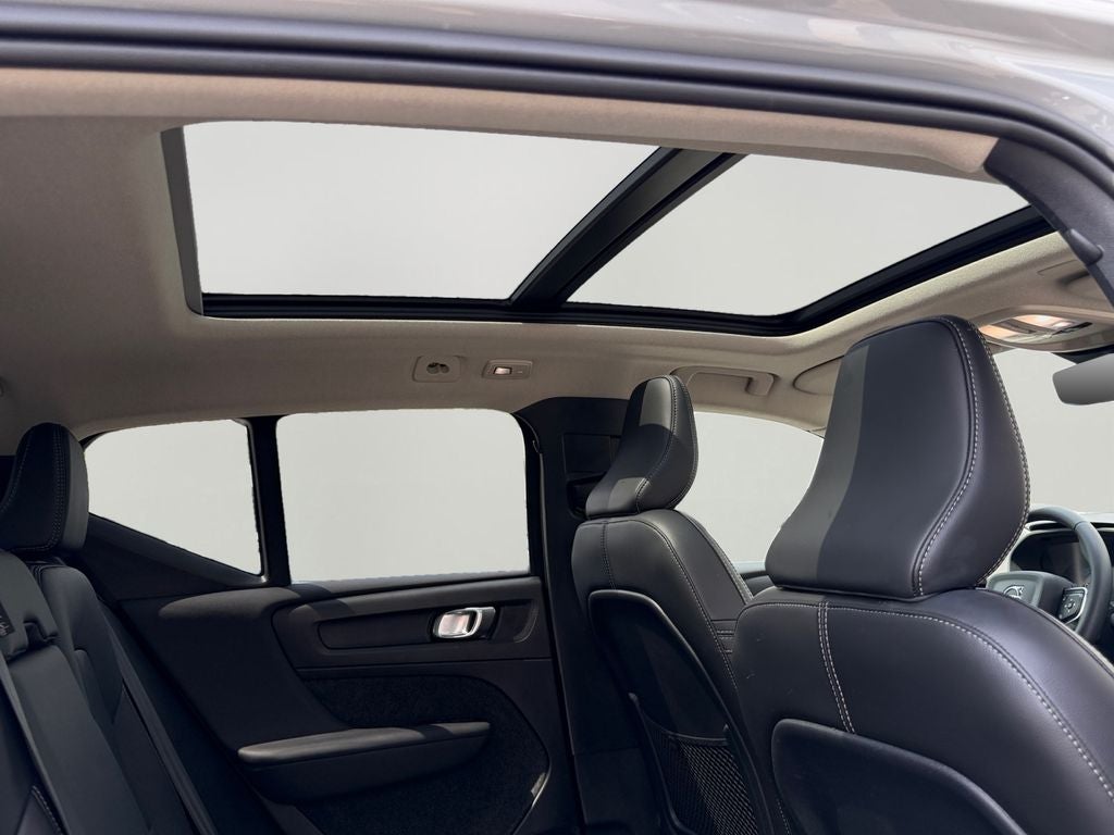 2025 Volvo XC40 B5 Plus Bright Theme Volvo Certified
