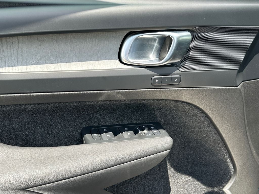 2025 Volvo XC40 B5 Plus Bright Theme Volvo Certified