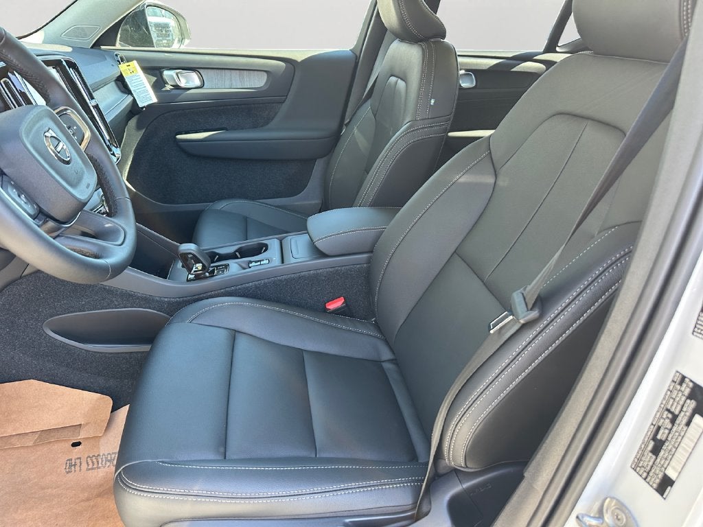 2026 Volvo XC40 B5 Core