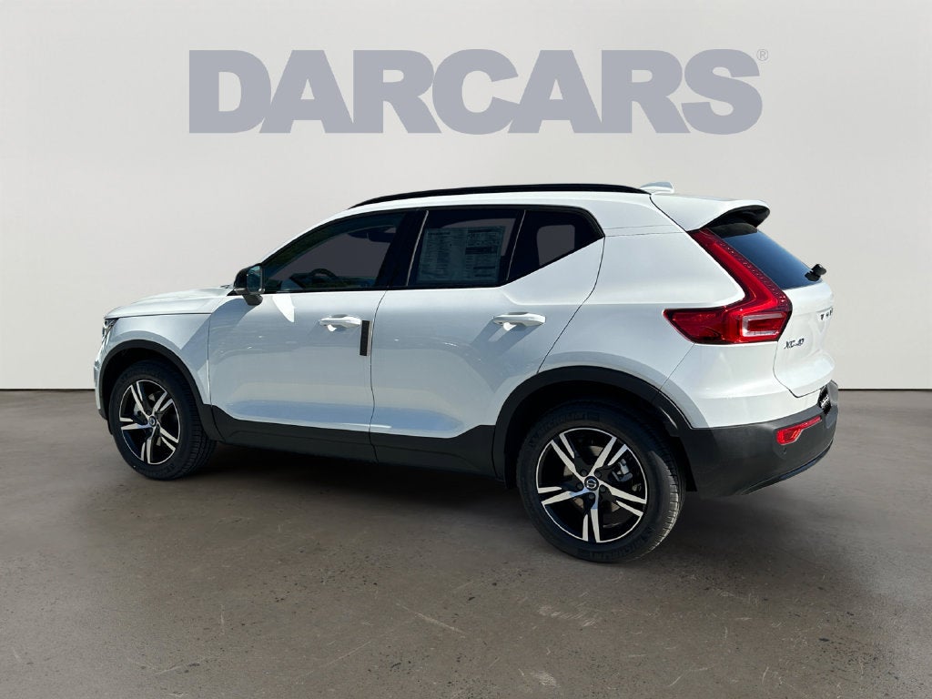 2026 Volvo XC40 B5 Core