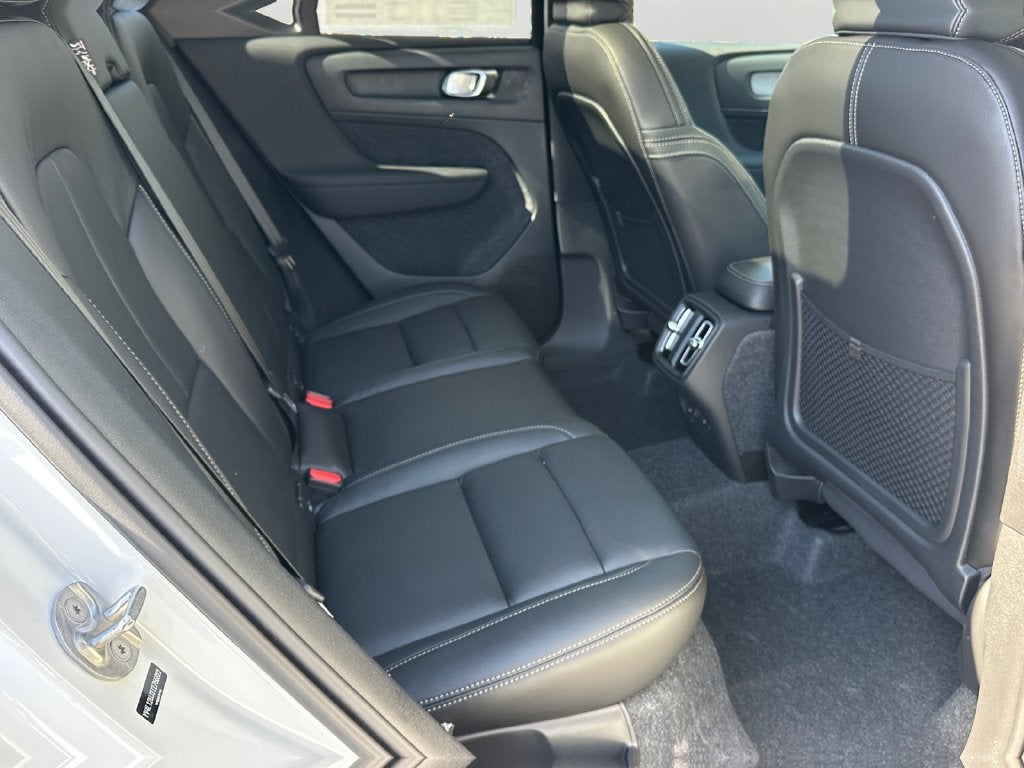 2026 Volvo XC40 B5 Core