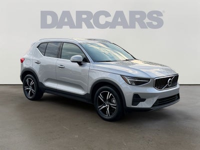 2025 Volvo XC40 B5 Core