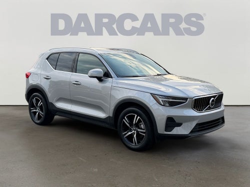 2025 Volvo XC40 B5 Core