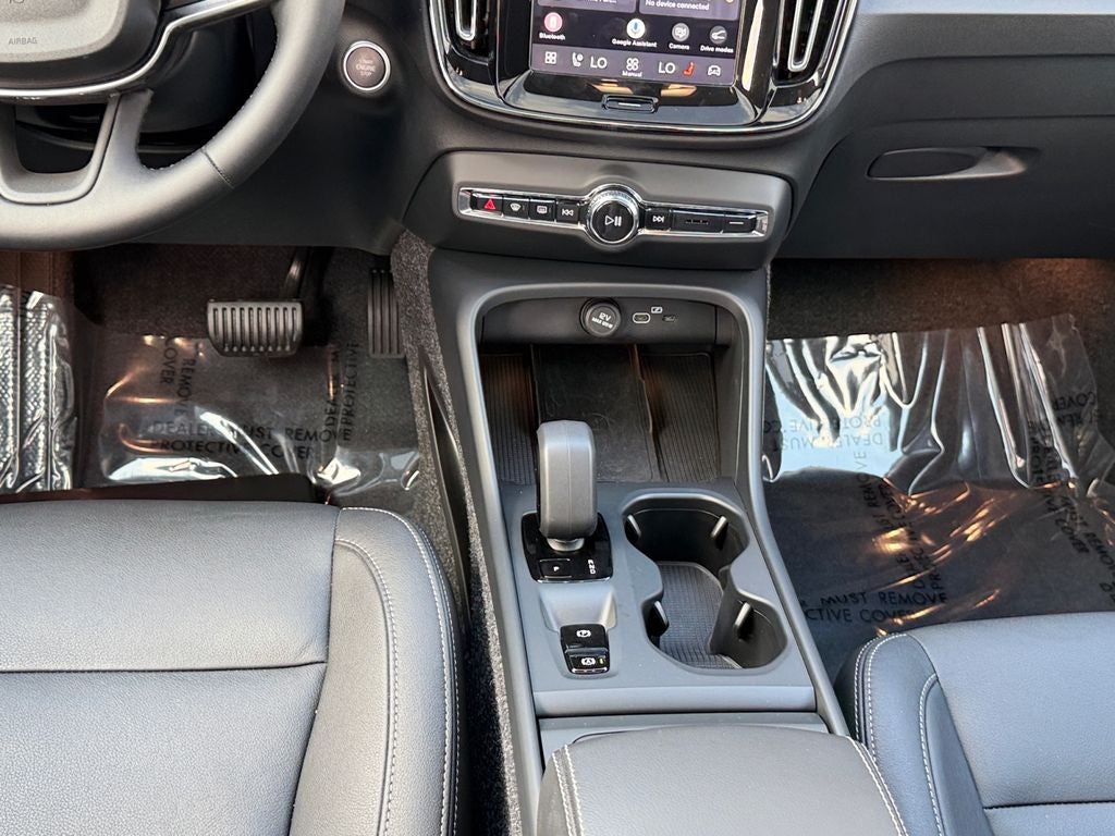 2025 Volvo XC40 B5 Core