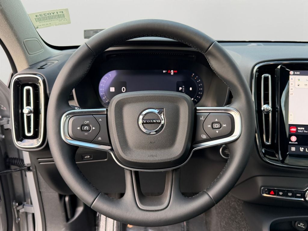 2025 Volvo XC40 B5 Core