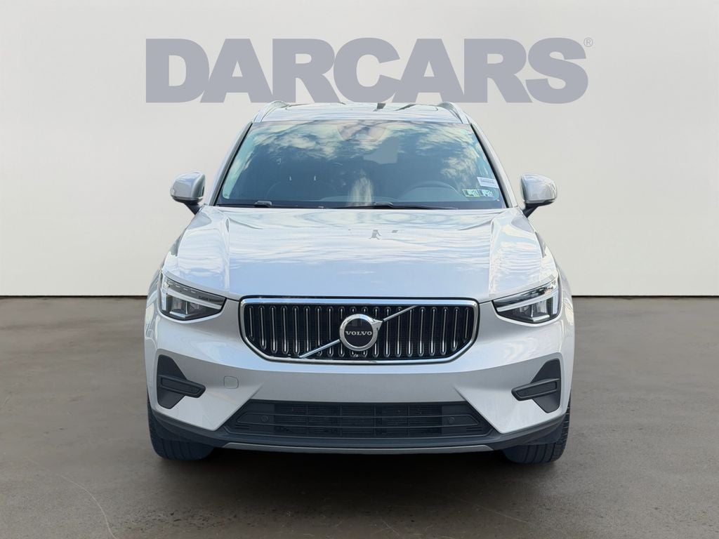 2025 Volvo XC40 B5 Core