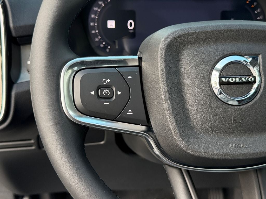 2025 Volvo XC40 B5 Core