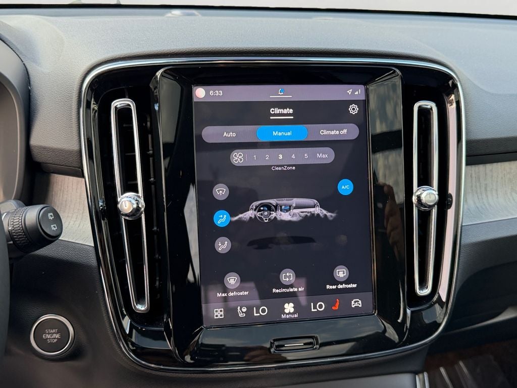 2025 Volvo XC40 B5 Core